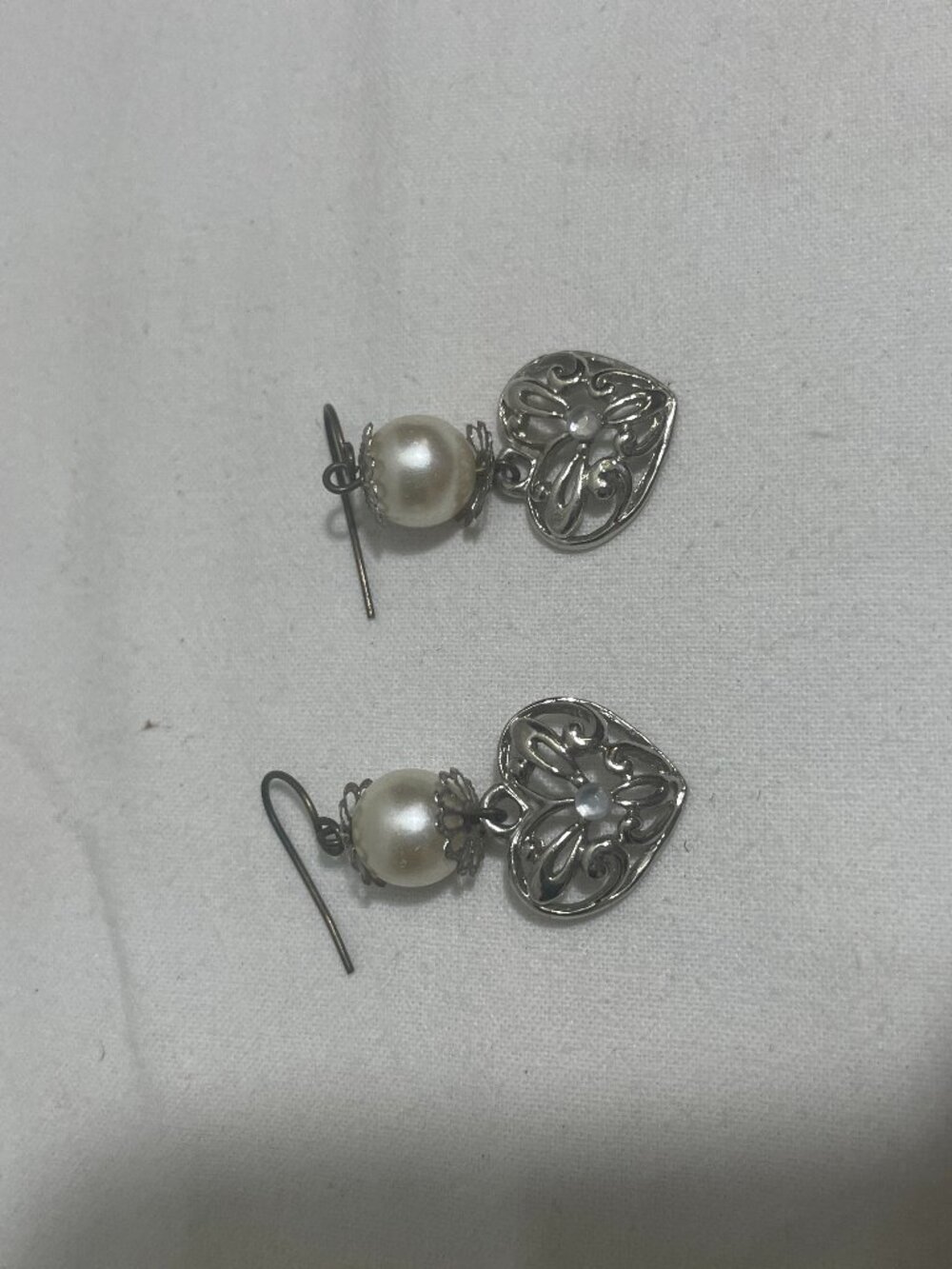 Silver Tone Filigree Heart Faux Pearl Rhinestone Dangle Earrings 2”